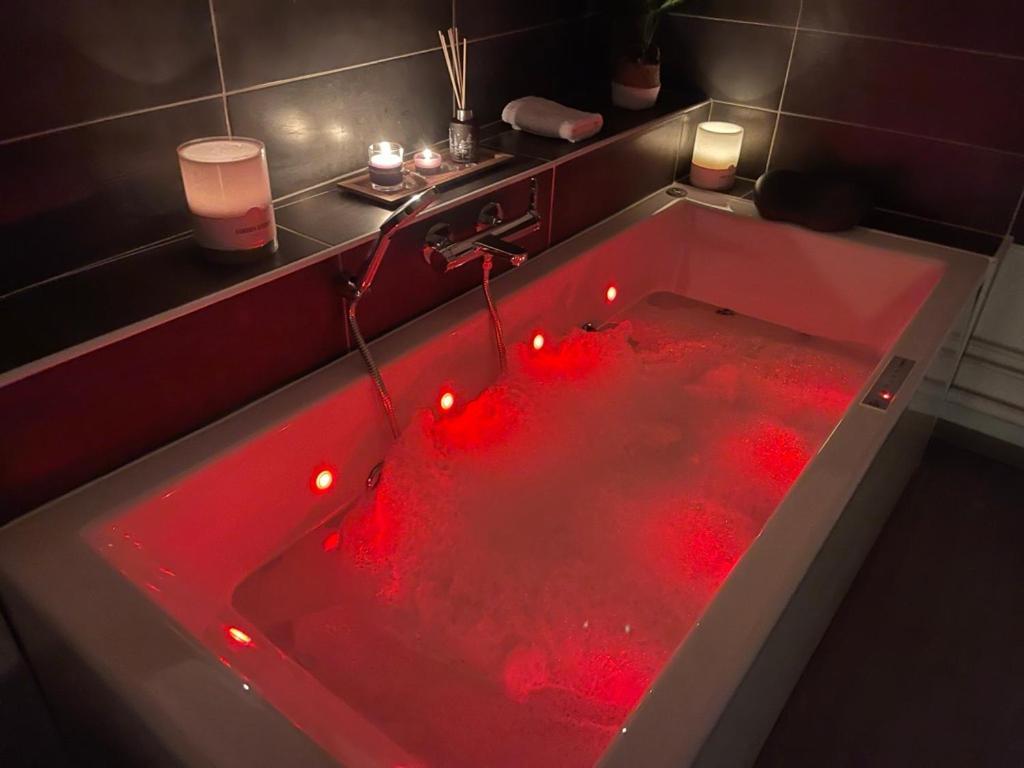 Suites Mana - La Perle Des Isles , Superbe Maison Art Deco Avec Balneotherapie Rethel Esterno foto