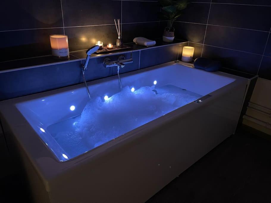 Suites Mana - La Perle Des Isles , Superbe Maison Art Deco Avec Balneotherapie Rethel Esterno foto
